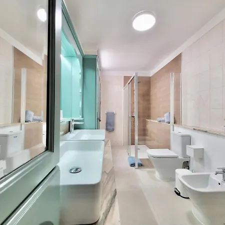 The Balcony House With Free Parking 아파트 푸에르토 드 라 크루즈