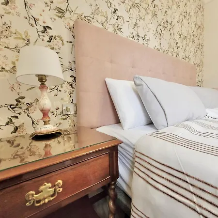 아파트 The Balcony House With Free Parking
