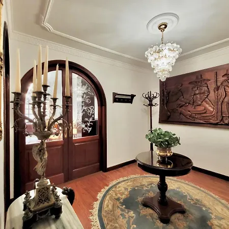 Maison Chandelier