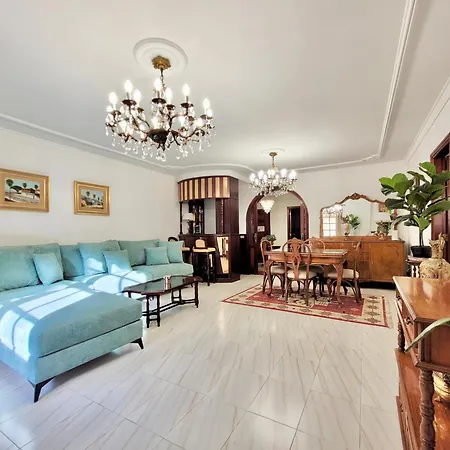 Daire The Balcony House With Free Parking *