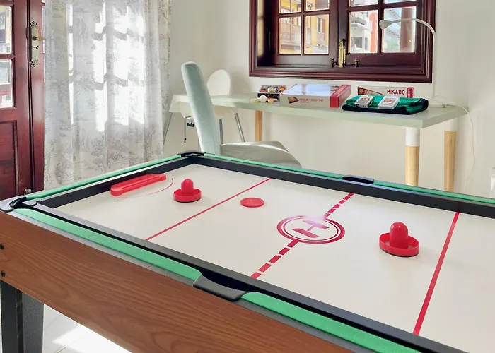 Daire The Balcony House With Free Parking *