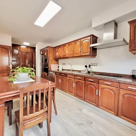 The Balcony House With Free Parking بويرتو ذي لا كروز