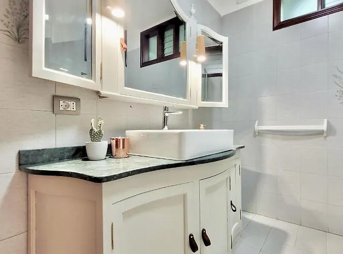 The Balcony House With Free Parking Апартаменты Пуэрто-де-ла-Крус